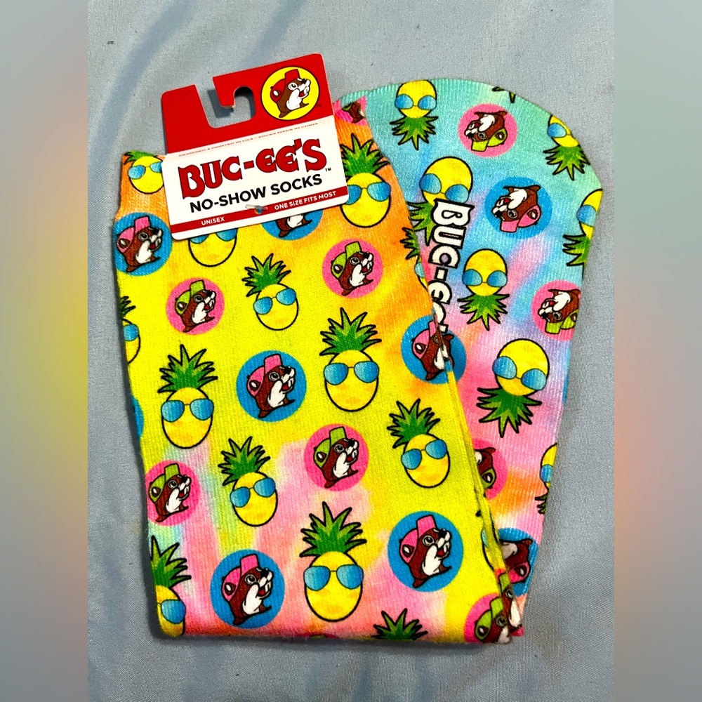 BUCEE’S 2-pair socks